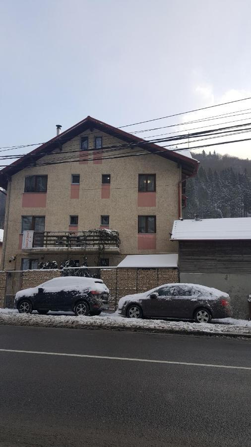 Hotel Casa Ryana Sinaia Esterno foto